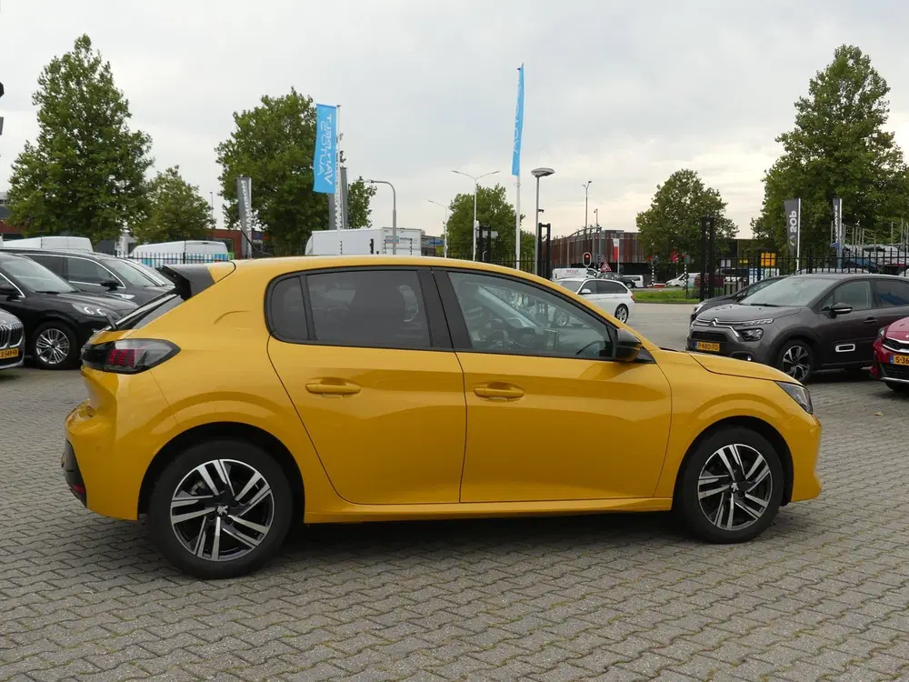 Peugeot 208 1.2 PureTech EAT-8 Allure Pack uit 2023, foto 6