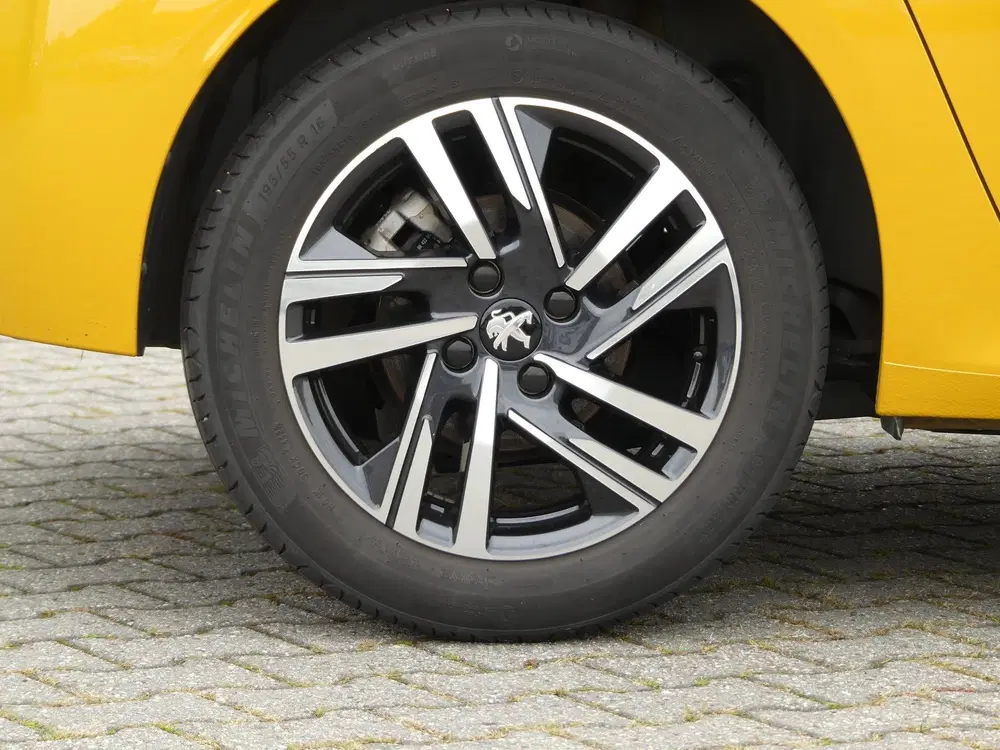 Peugeot 208 1.2 PureTech EAT-8 Allure Pack uit 2023, foto 7