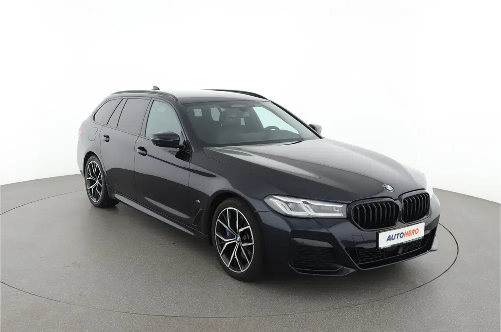 BMW 5-serie 5 Serie Touring 530i High Executive Editio uit 2020, foto 9
