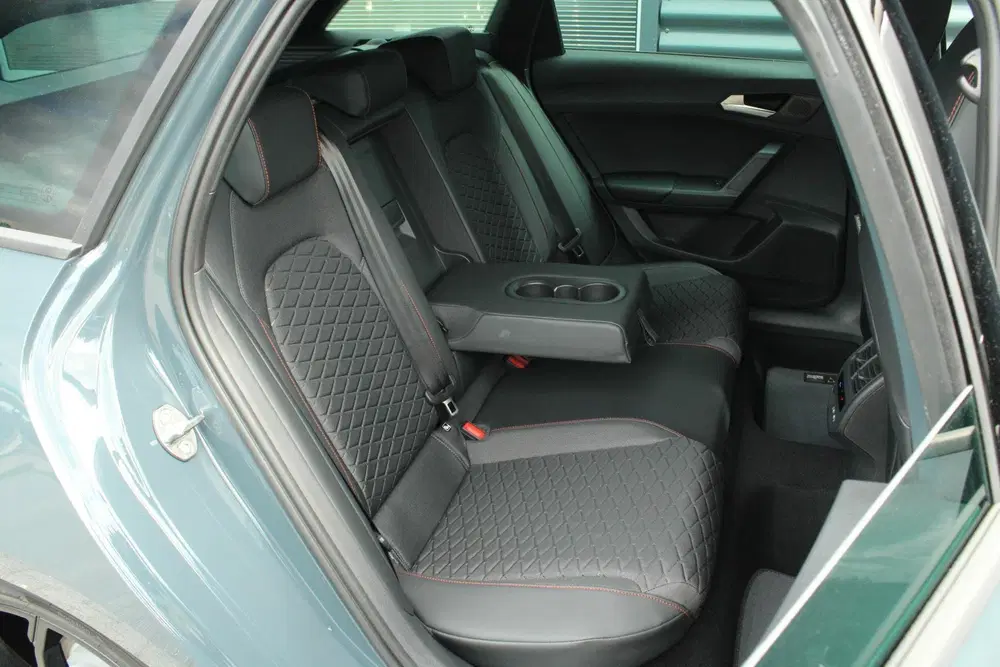 SEAT Leon 1.5 TSI e-Hybrid 204pk FR Business uit 2026, foto 15