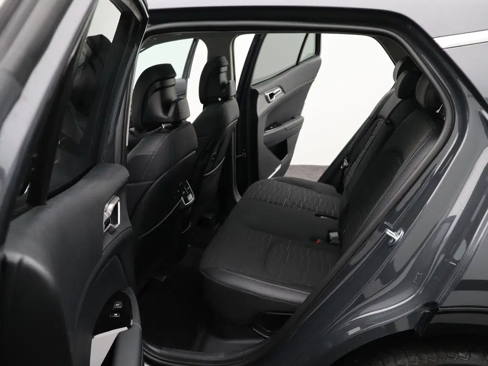Kia Sportage 1.6 T-GDi Hybrid DynamicPlusLine uit 2023, foto 12
