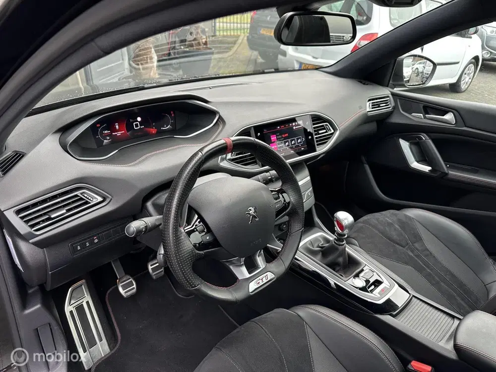 Peugeot 308 1.6 PureTech GTi uit 2021, foto 9