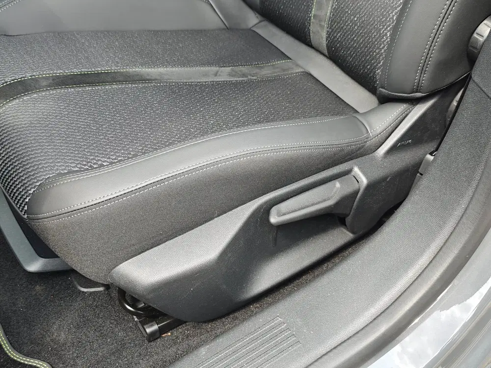 Peugeot 308 1.2 Hybrid 145 e-DCS6 GT uit 2025, foto 13