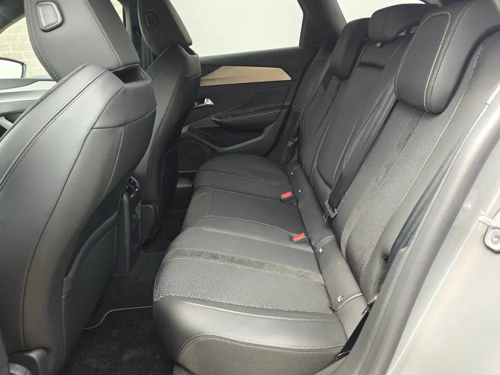 Peugeot 308 1.2 Hybrid 145 e-DCS6 GT uit 2025, foto 14