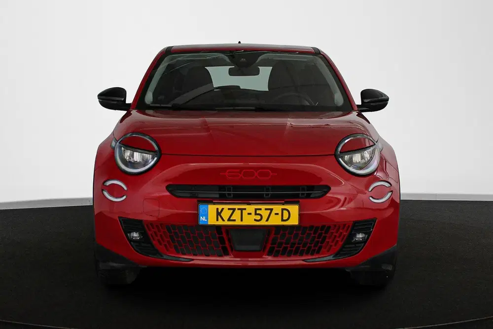 Fiat 600e RED 54 kWh Apple CarPlay Climate Control uit 2024, foto 14