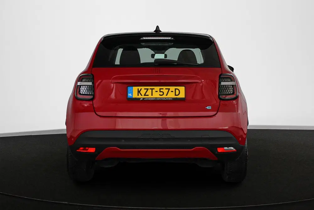 Fiat 600e RED 54 kWh Apple CarPlay Climate Control uit 2024, foto 15