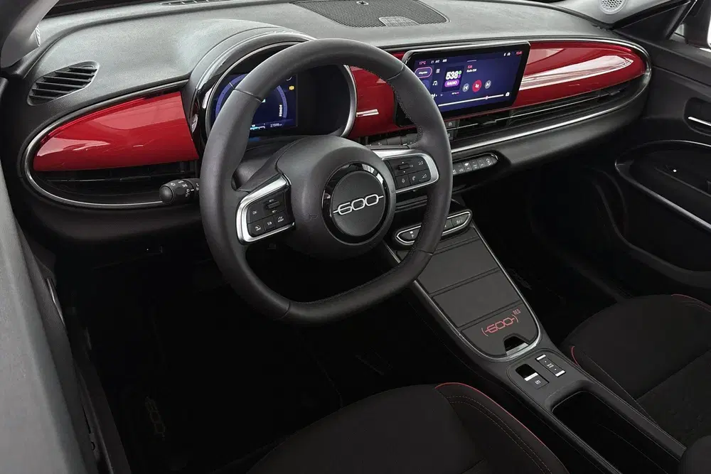 Fiat 600e RED 54 kWh Apple CarPlay Climate Control uit 2024, foto 5