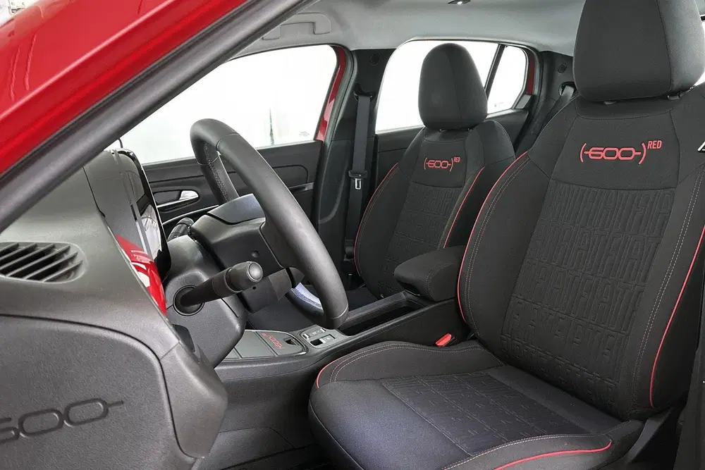 Fiat 600e RED 54 kWh Apple CarPlay Climate Control uit 2024, foto 6