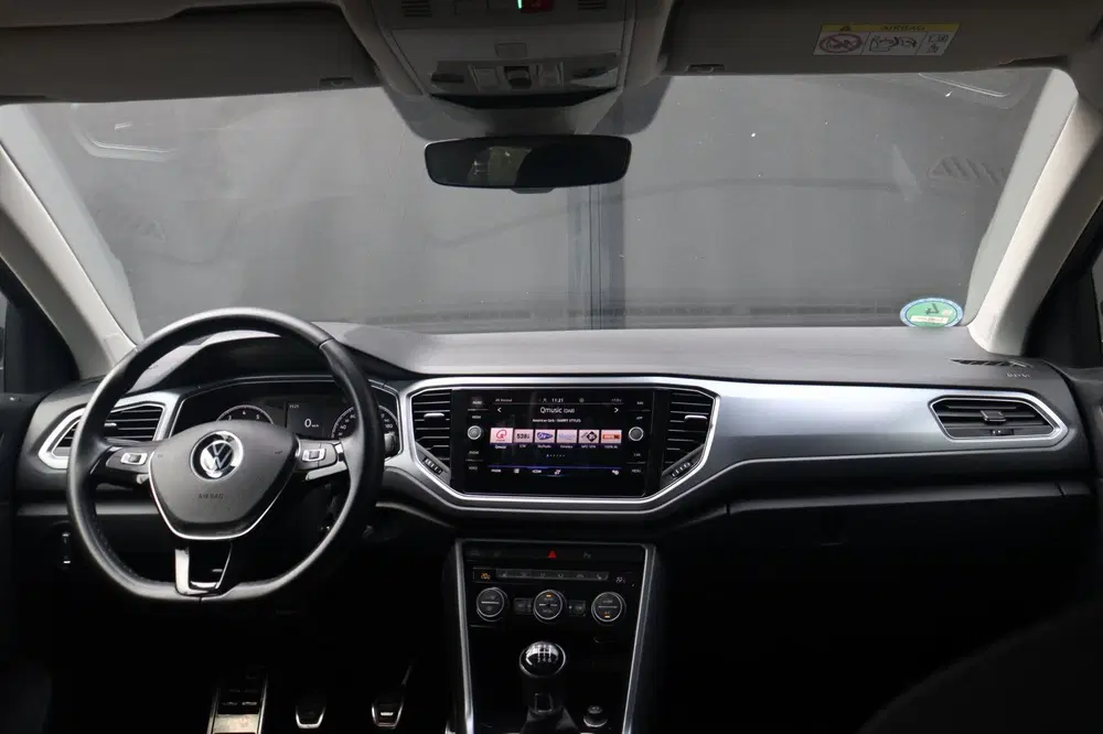 Volkswagen T-Roc 1.0TSI Active uit 2022, foto 2