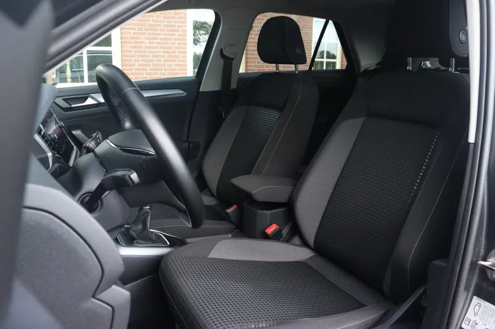 Volkswagen T-Roc 1.0TSI Active uit 2022, foto 8