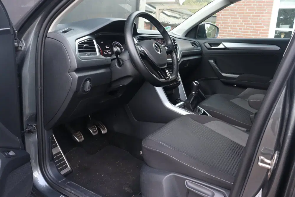 Volkswagen T-Roc 1.0TSI Active uit 2022, foto 9