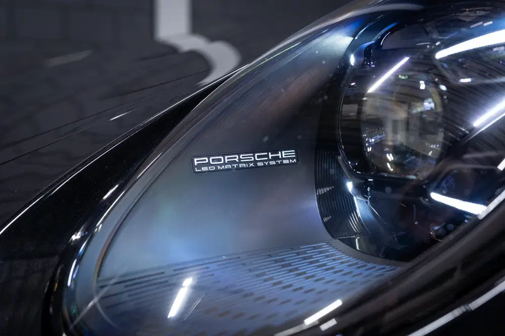 Porsche 911 Turbo S Cabrio uit 2024, foto 13