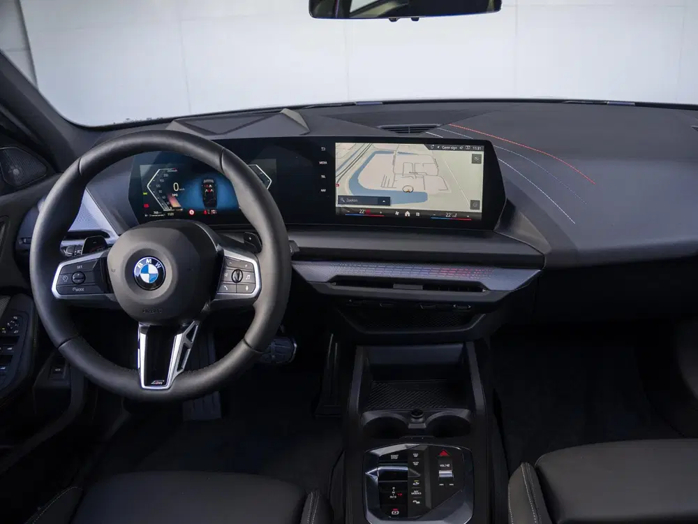BMW 1-serie 120 uit 2026, foto 3