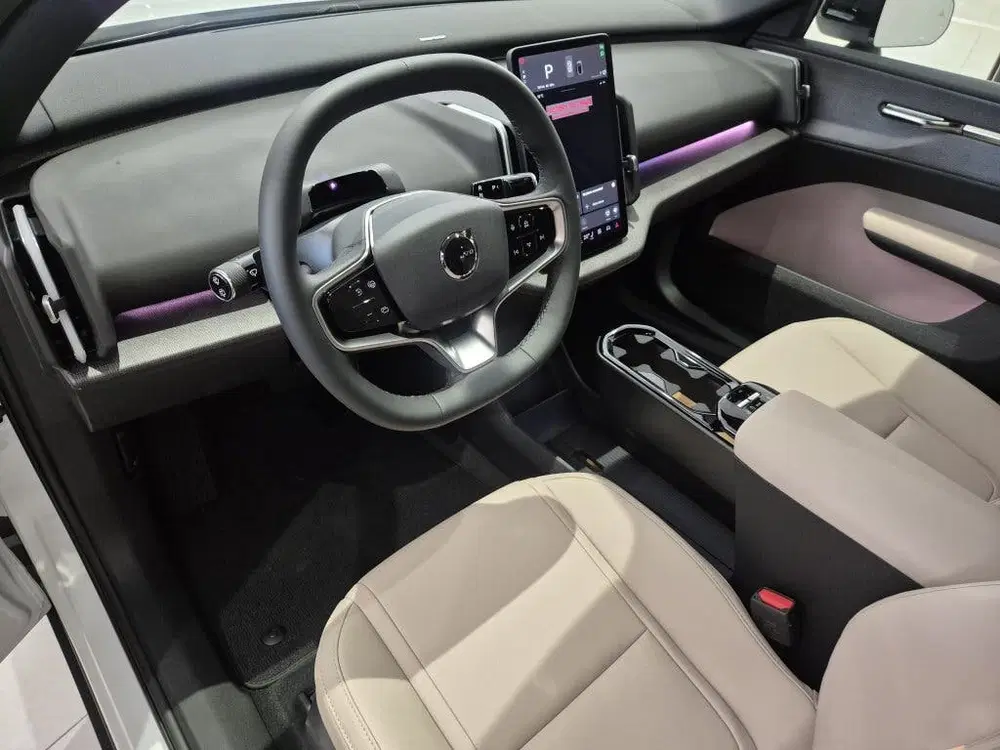 Volvo EX30 P5 LR PL Euro 69 kWh uit 2026, foto 3