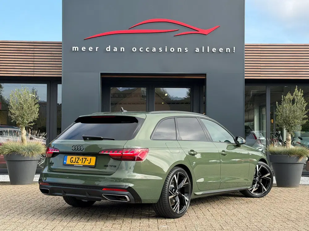 Audi A4 35 TFSI S edition competition uit 2024, foto 3