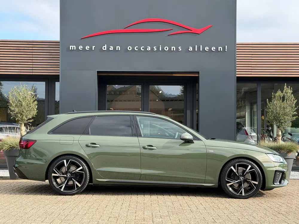 Audi A4 35 TFSI S edition competition uit 2024, foto 4