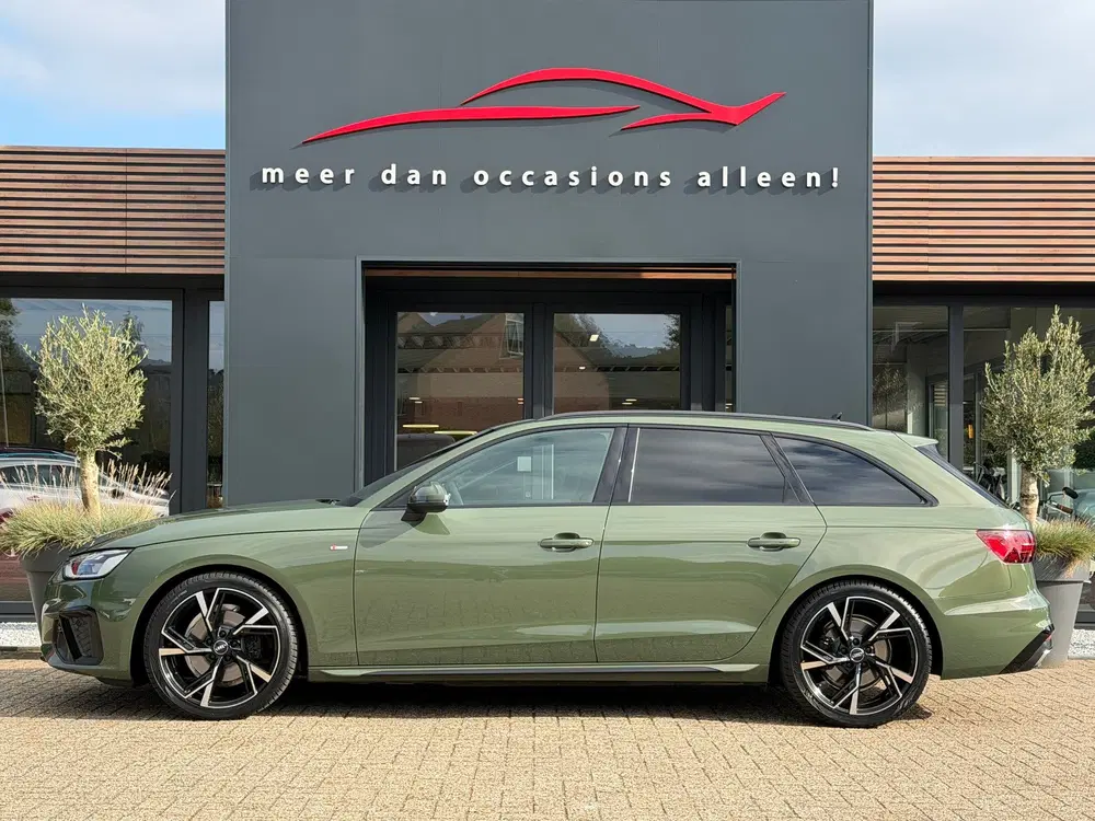 Audi A4 35 TFSI S edition competition uit 2024, foto 6