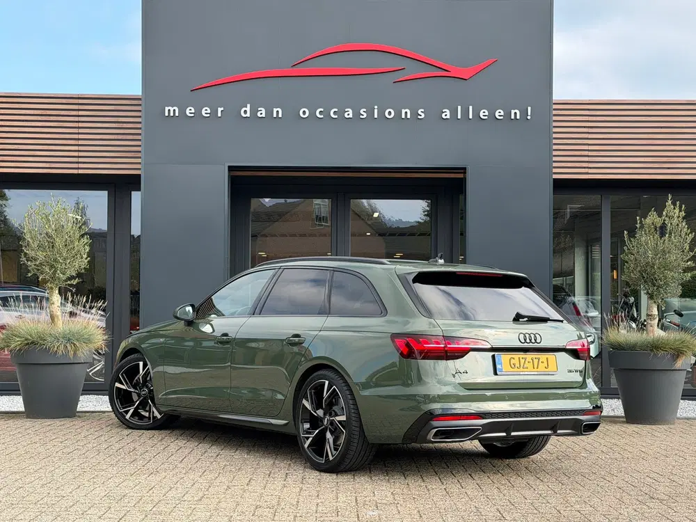 Audi A4 35 TFSI S edition competition uit 2024, foto 8