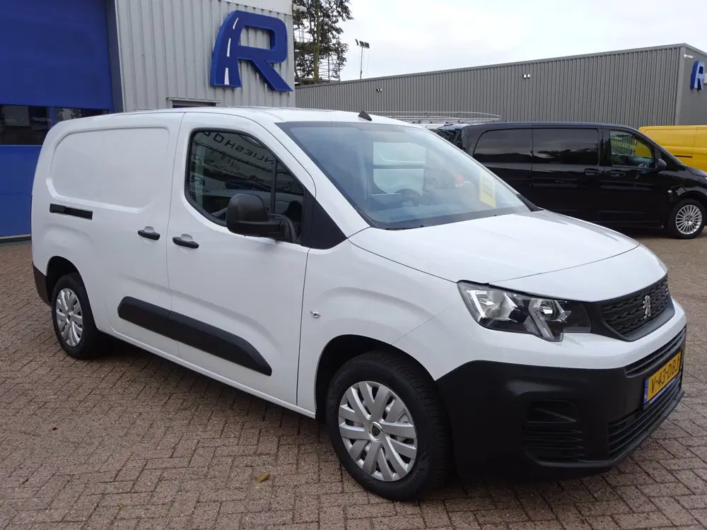 Peugeot Partner 1.5 BlueHDi 100 S&S L2 LONG AIRCO NAVIGATI uit 2024