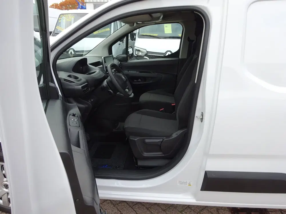 Peugeot Partner 1.5 BlueHDi 100 S&S L2 LONG AIRCO NAVIGATI uit 2024, foto 12