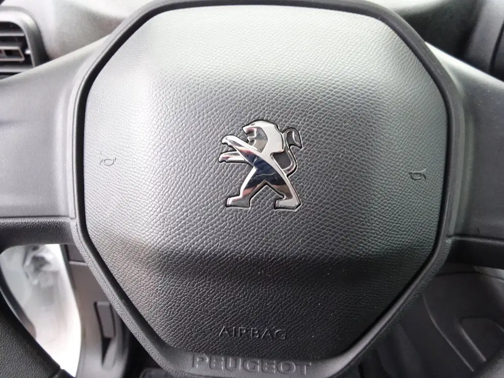 Peugeot Partner 1.5 BlueHDi 100 S&S L2 LONG AIRCO NAVIGATI uit 2024, foto 13