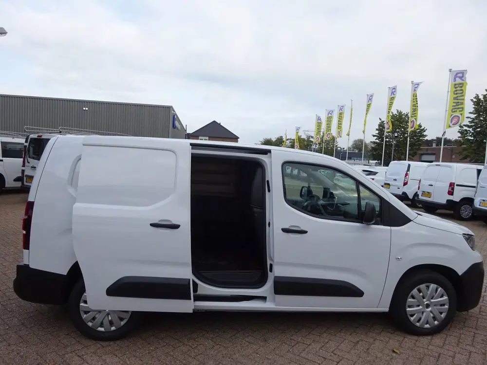Peugeot Partner 1.5 BlueHDi 100 S&S L2 LONG AIRCO NAVIGATI uit 2024, foto 6
