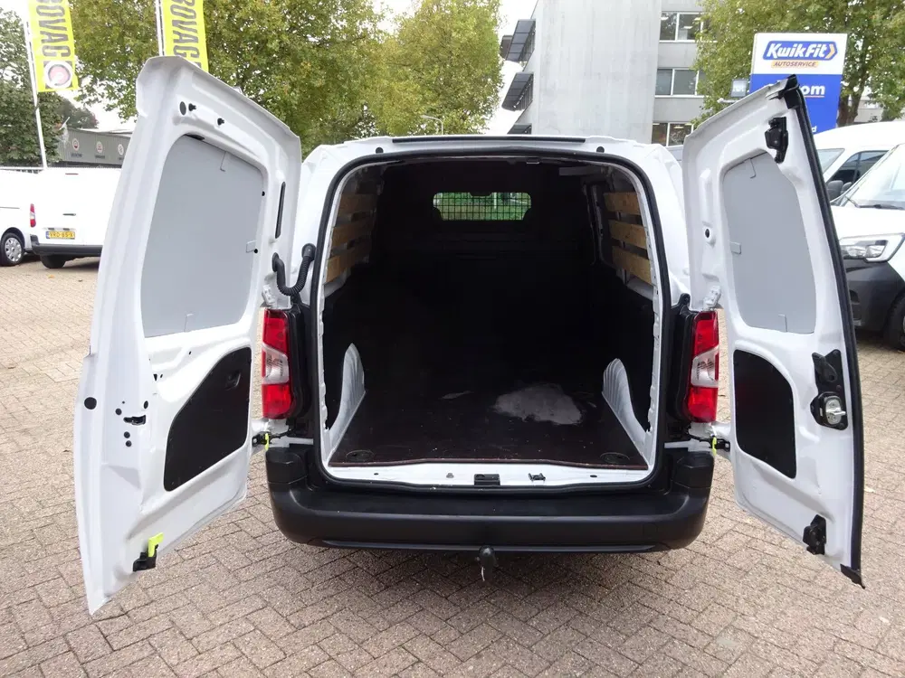 Peugeot Partner 1.5 BlueHDi 100 S&S L2 LONG AIRCO NAVIGATI uit 2024, foto 9