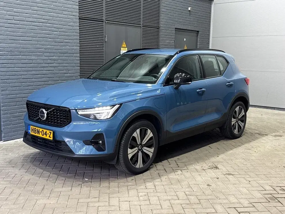 Volvo XC40 T4 Plus Dark uit 2023, foto 4