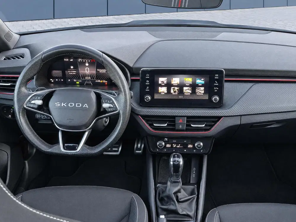 Skoda Kamiq 1.0 TSI Monte Carlo uit 2025, foto 3