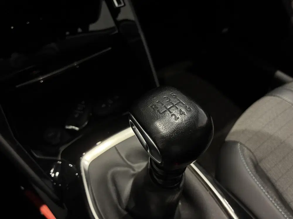 Peugeot 208 1.2 PureTech Allure Pack uit 2023, foto 14