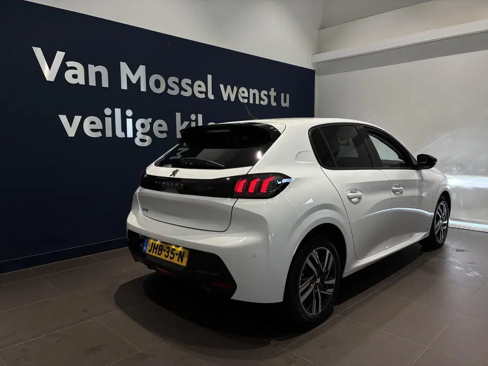 Peugeot 208 1.2 PureTech Allure Pack uit 2023, foto 2