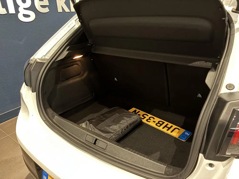 Peugeot 208 1.2 PureTech Allure Pack uit 2023, foto 6