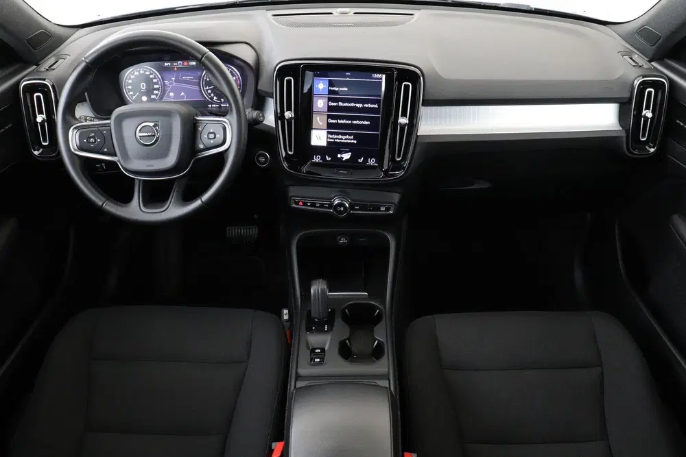 Volvo XC40 T3 AUT. MOMENTUM PRO -PANO.DAK uit 2019, foto 4