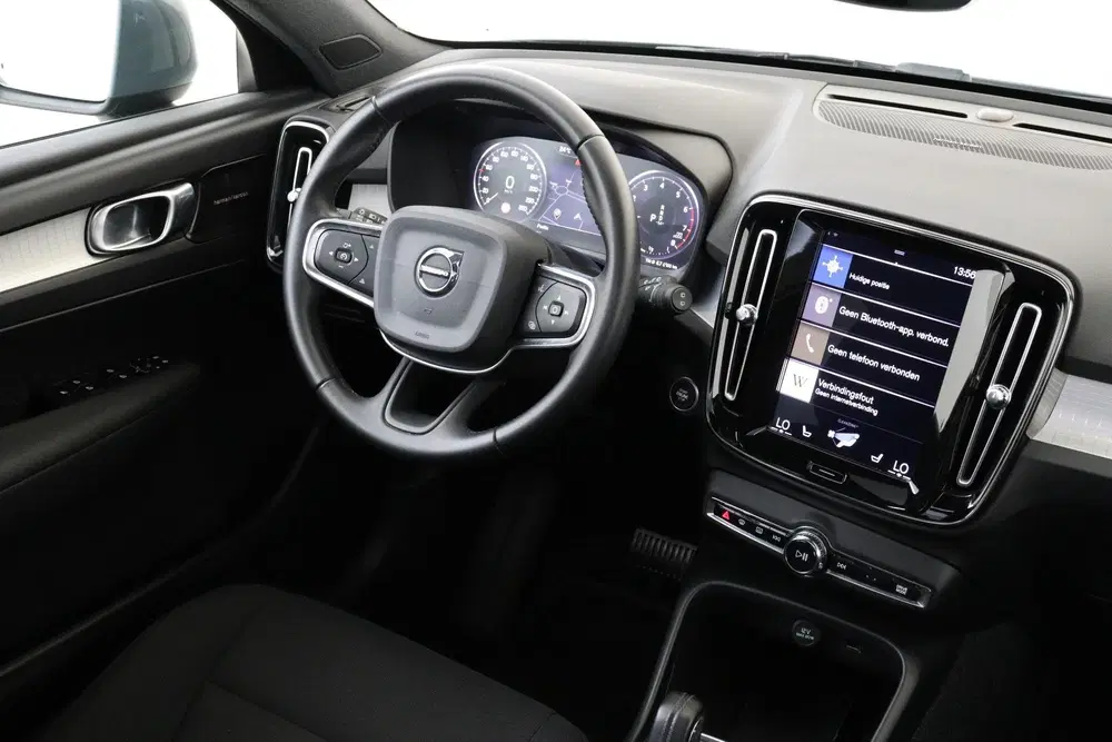 Volvo XC40 T3 AUT. MOMENTUM PRO -PANO.DAK uit 2019, foto 6
