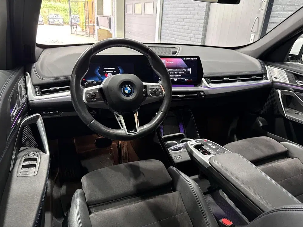BMW iX1 xDrive30 67 kWh uit 2023, foto 5