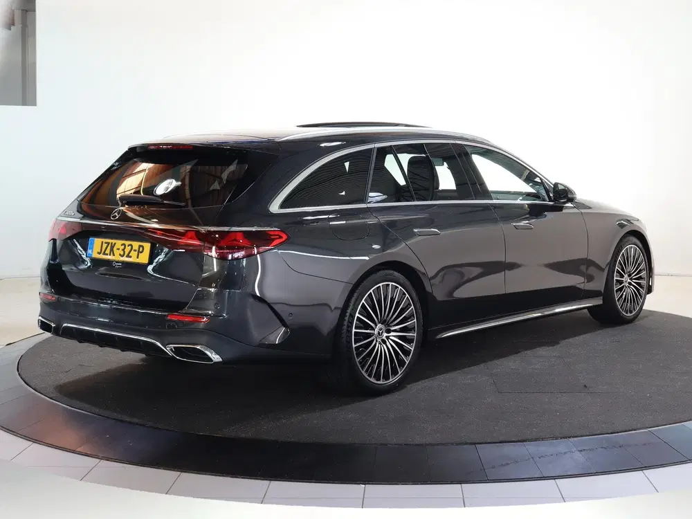 Mercedes-Benz E-Klasse 300e Sport Edition uit 2026, foto 2