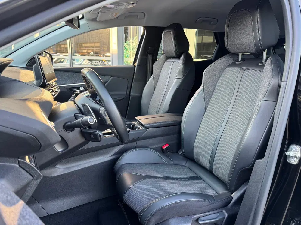 Peugeot 3008 1.2 PureTech Allure Pack Airco Cruise Navi uit 2022, foto 2