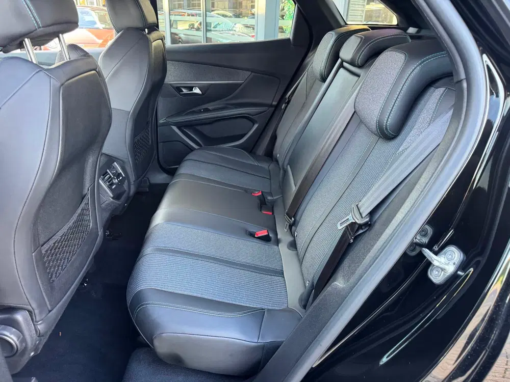 Peugeot 3008 1.2 PureTech Allure Pack Airco Cruise Navi uit 2022, foto 4