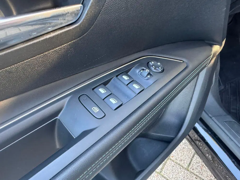 Peugeot 3008 1.2 PureTech Allure Pack Airco Cruise Navi uit 2022, foto 6