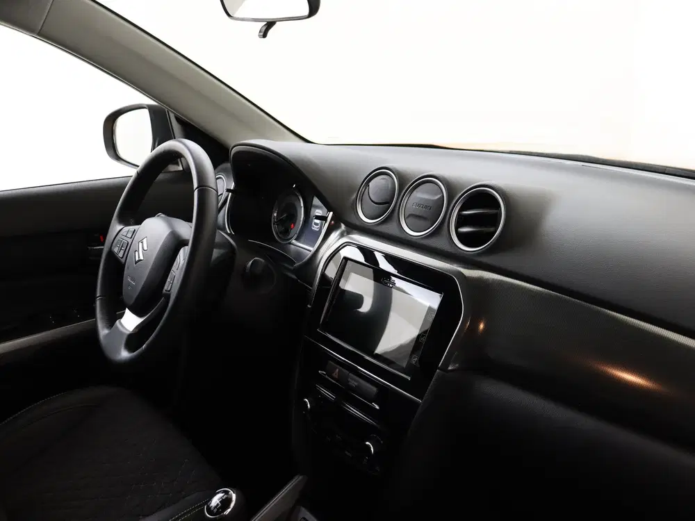 Suzuki Vitara 1.4 Boosterjet Style Smart Hybrid uit 2024, foto 6