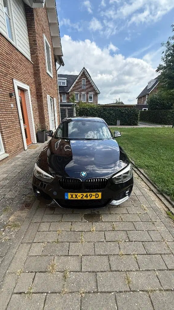 BMW 1-serie 118i 136pk Aut 2019 M sport High exutive Z uit 2019