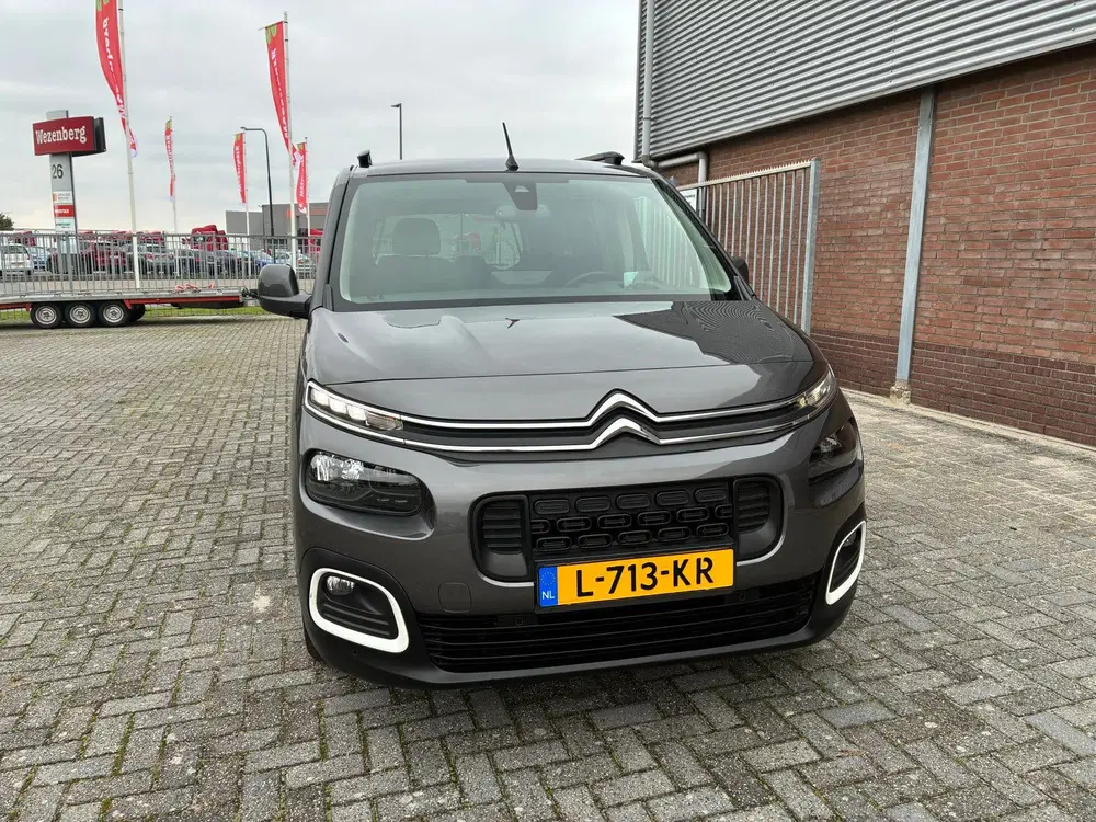 Citroën Berlingo 1.2 Puretech 130pk S&S Eat8 XL 2019 Grijs uit 2019, foto 3