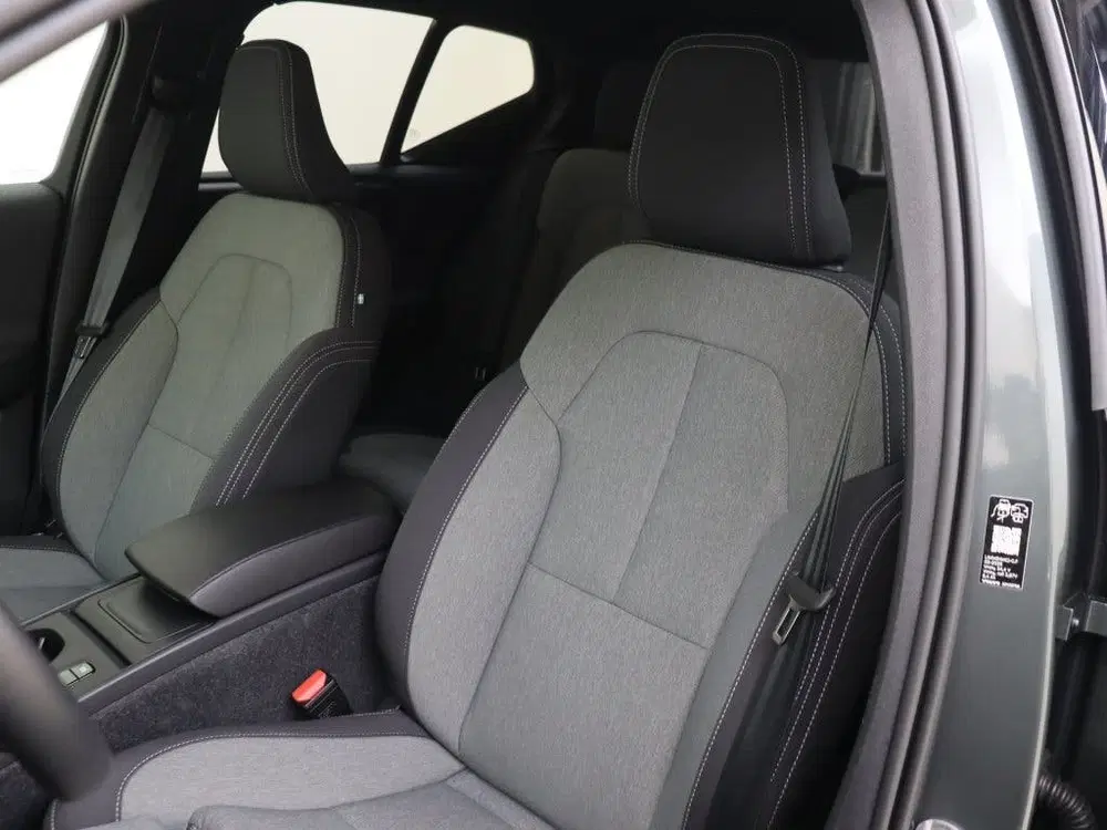 Volvo XC40 B3 Core uit 2025, foto 15