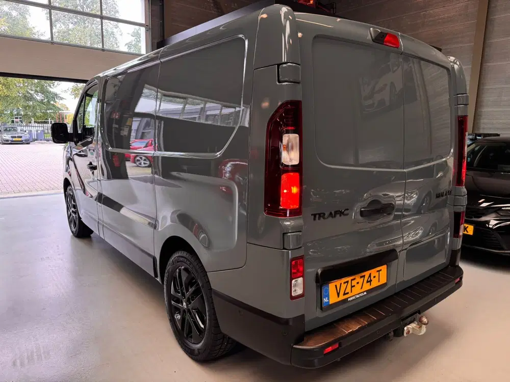 Renault Trafic 2.0 Black edition Blue dCi 150 EDC T29 L1H uit 2023, foto 2