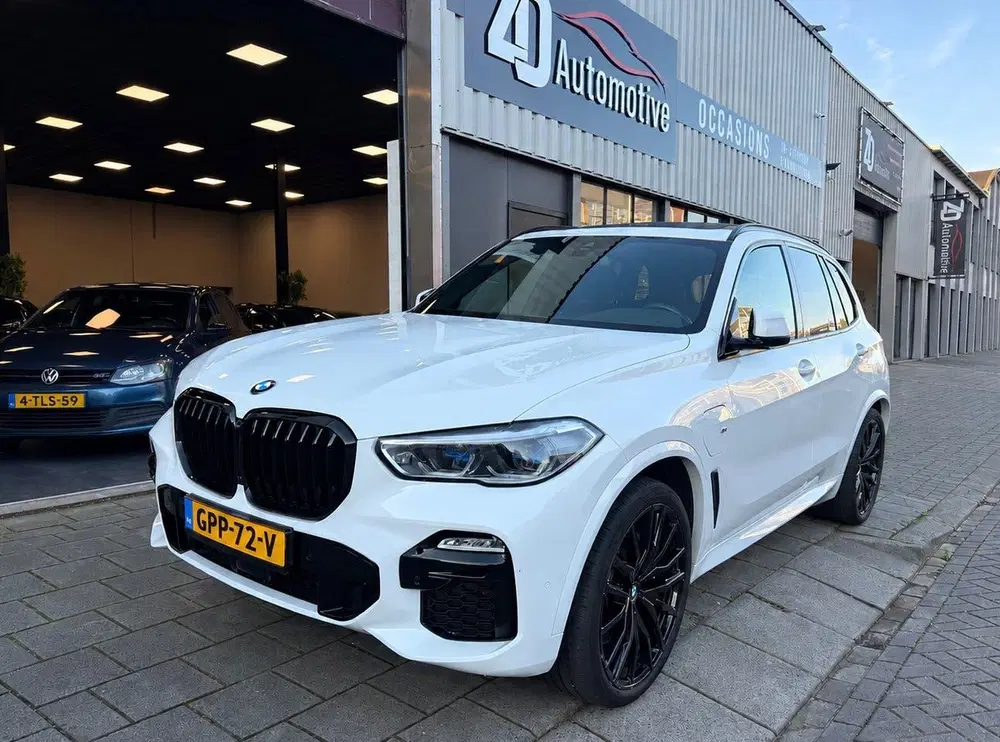 BMW X5 XDrive45e High Executive M Pano 2021 uit 2021