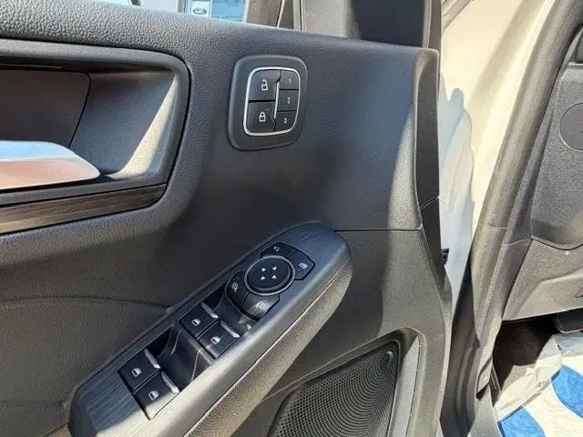 Ford Kuga 2.5 PHEV Vignale uit 2023, foto 12