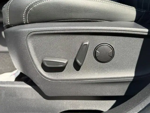 Ford Kuga 2.5 PHEV Vignale uit 2023, foto 13