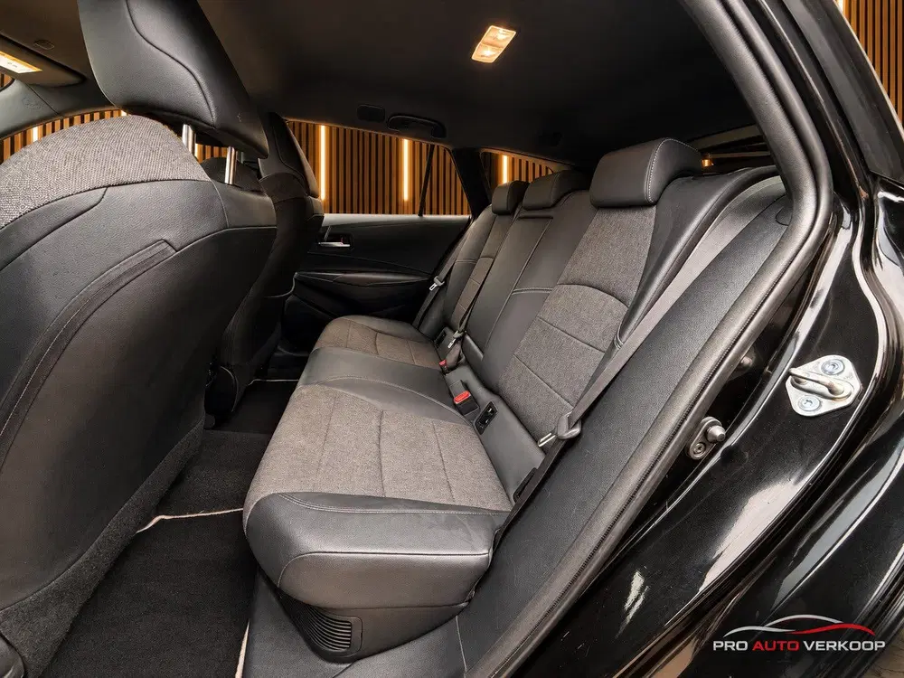Toyota Corolla Hybrid 140 Active wireless car uit 2024, foto 4