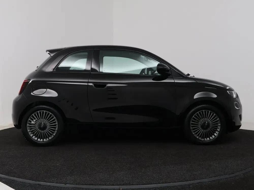 Fiat 500 RED 42 kWh uit 2022, foto 15