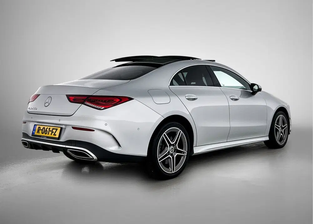 Mercedes-Benz CLA Klasse 250 e AMG Plug-In Hybride uit 2022, foto 2